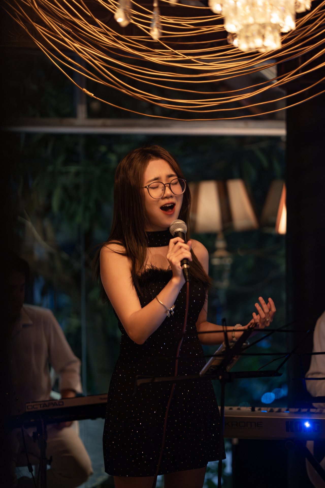 Moon Men live music cocktail bar Hanoi