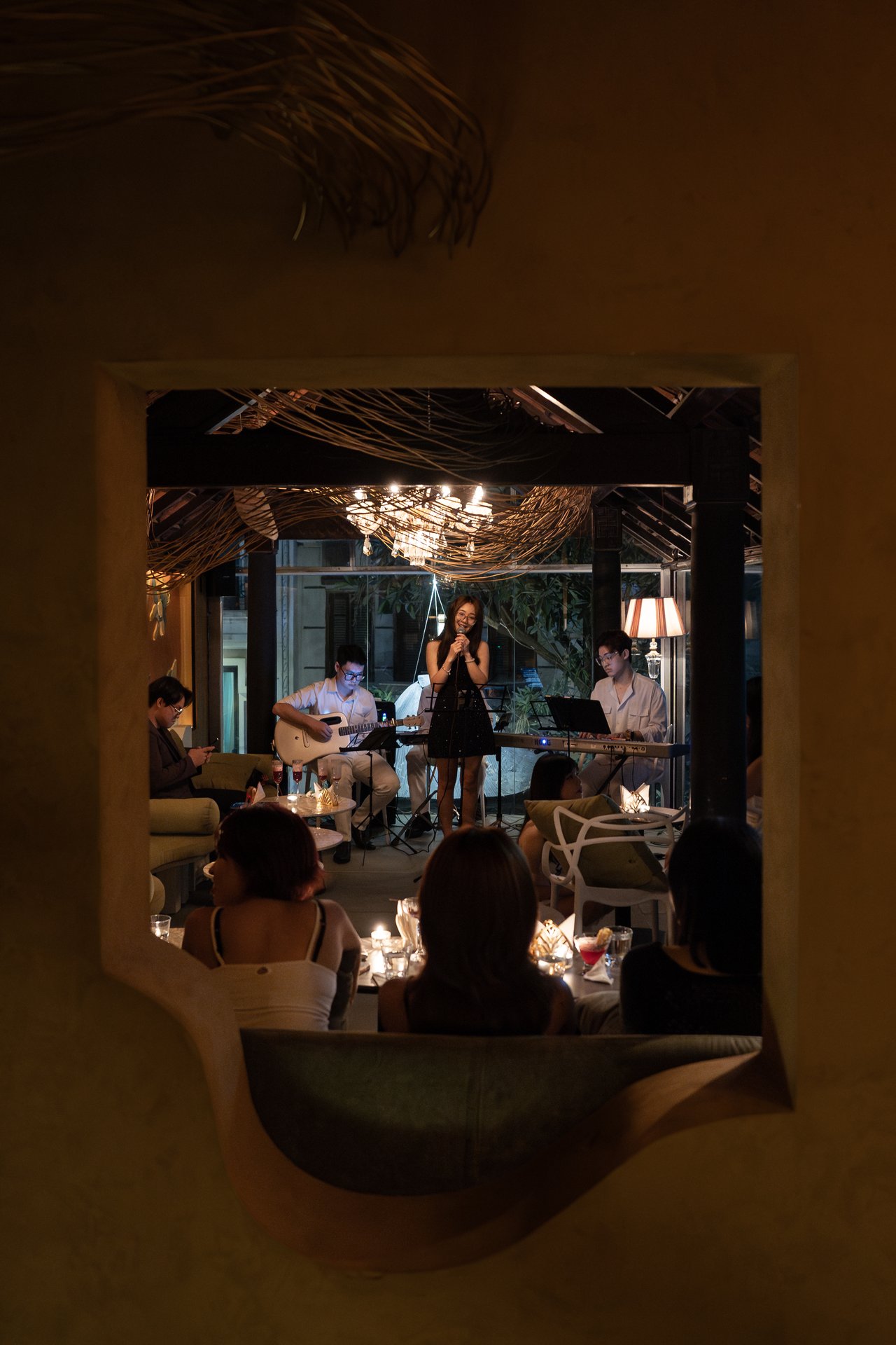 Live music night Moon Men bar Hanoi