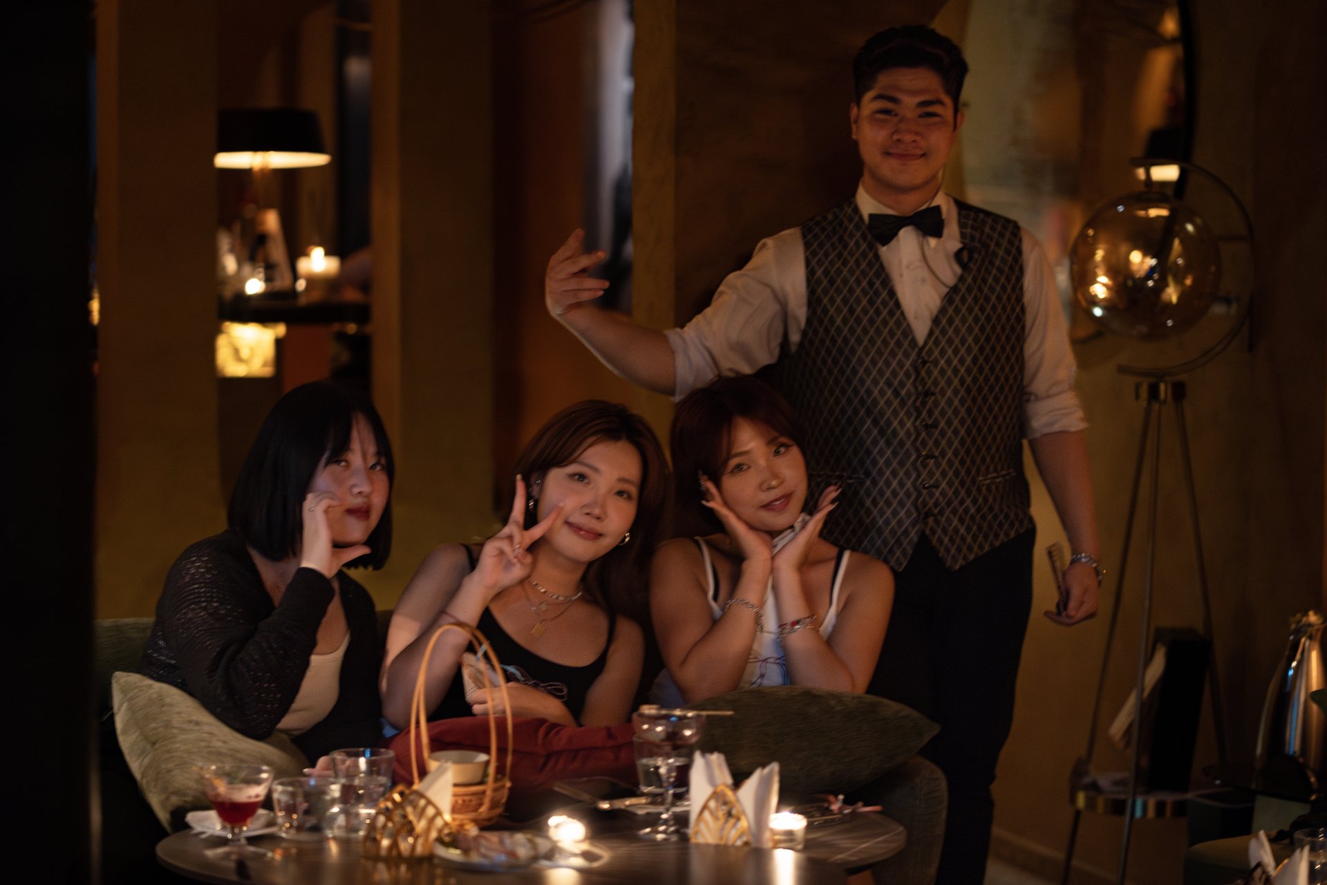 Live music night Moon Men bar Hanoi