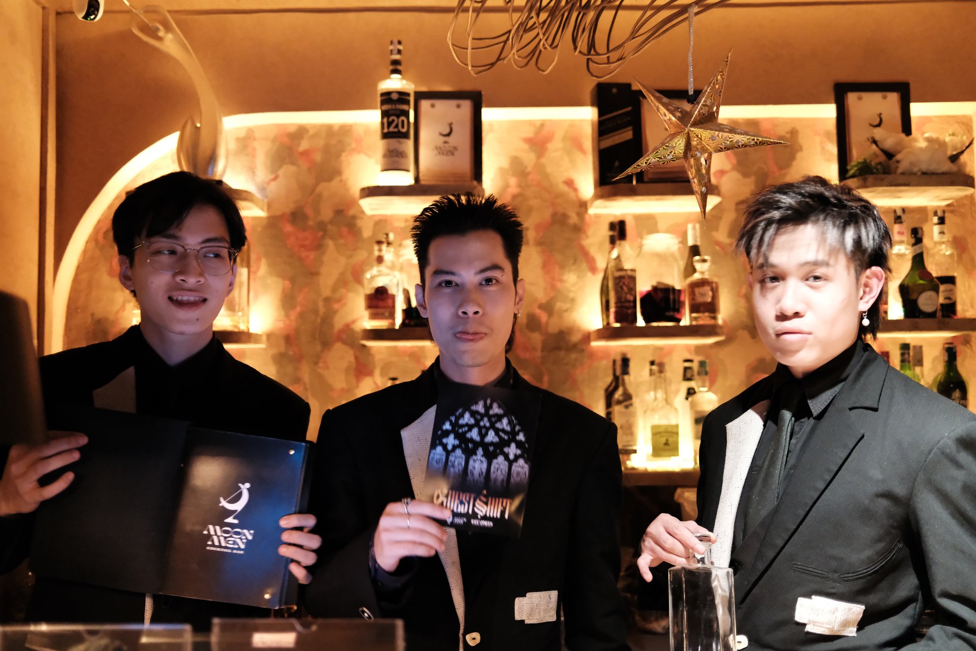 Beeznee cocktail creation Moon Men