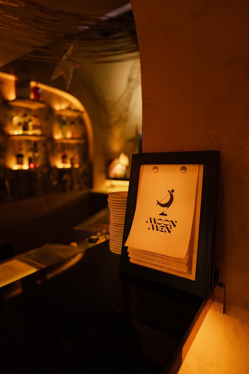 Craft cocktail bar space Moon Men