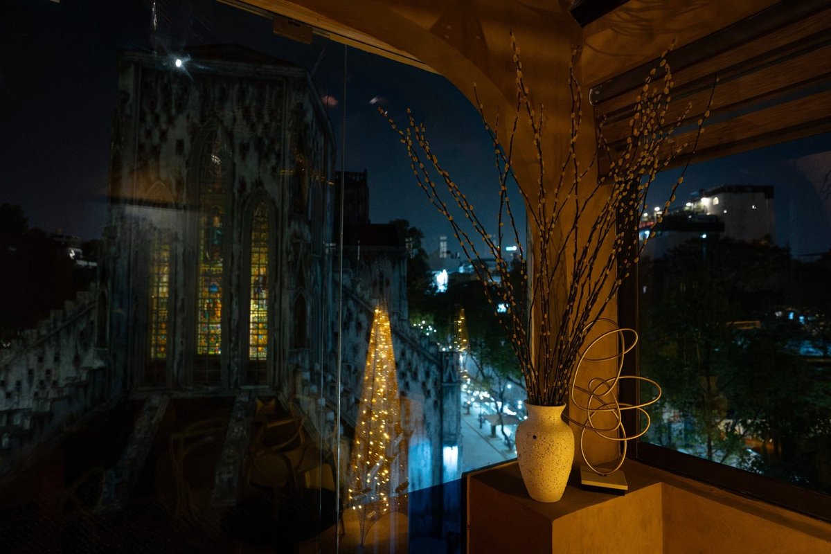 Evening Ambiance — Moon Men Cocktail Bar Hanoi